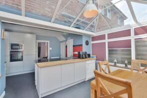 2, Bentinck Square, Lincoln LN2 5EA