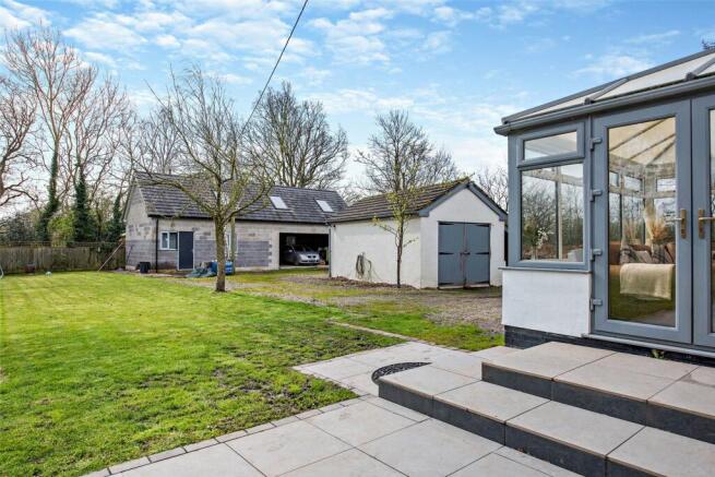 Garage & Carport