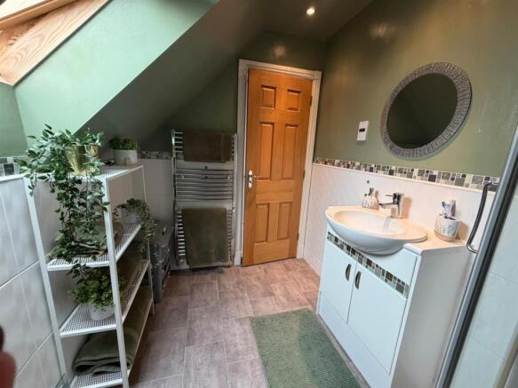 3 bed Town House to rent Image 11
