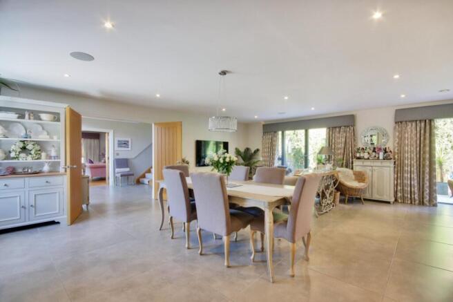 Kitchen/Dining Rm