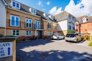 4, 27 Balmoral Court, St John's Road, Bournemouth BH5 1EQ