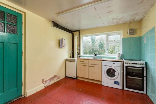 4 bed Semi-Detached for sale Image 6