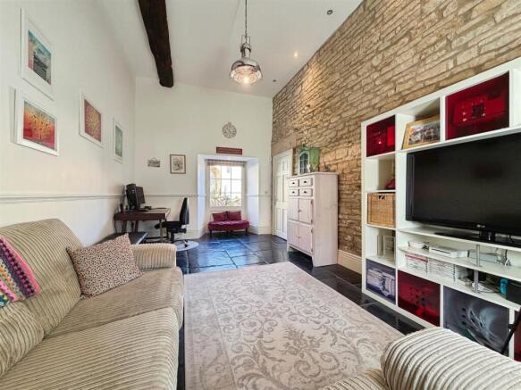 4 bed Barn Conversion for sale Image 11