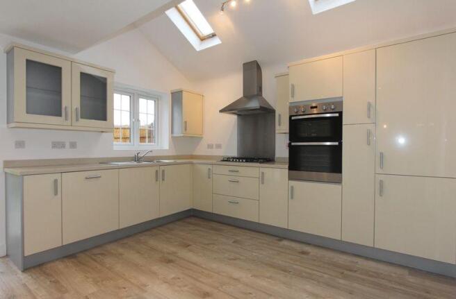 MODERN FITTED ...