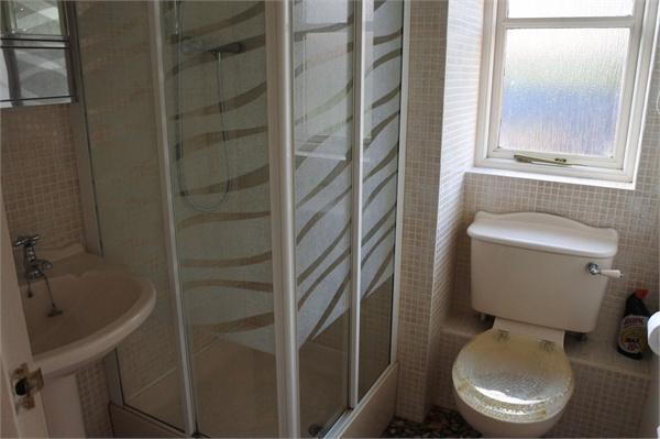 En Suite Shower Roo