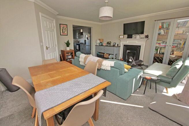 4 bed Semi-Detached for sale Image 5