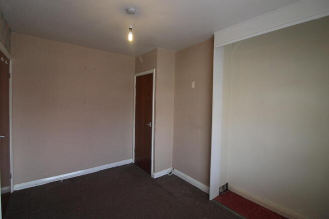 3 bed Semi-Detached to rent Image 11