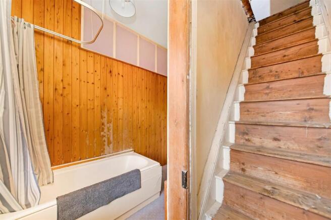 HOUSE BATHROOM (3).jpg