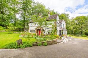 28, West Park Drive East, Roundhay, Leeds LS8 2EF