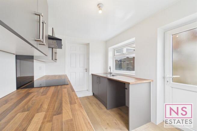 3 bed Terraced for sale Image 10