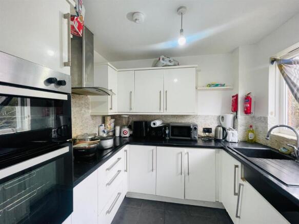 kitchen 2.jpeg
