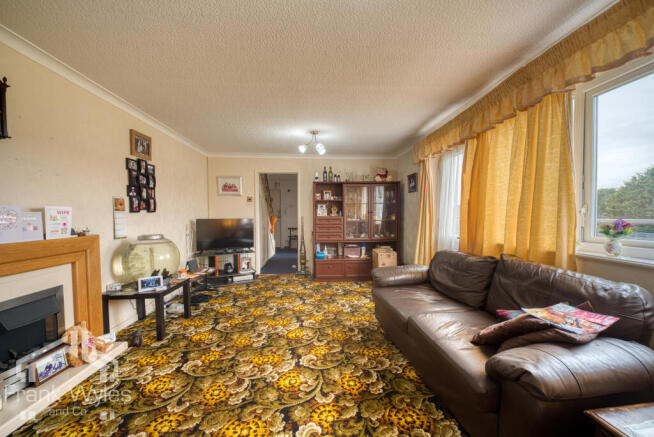 _D759247_hdr (1)