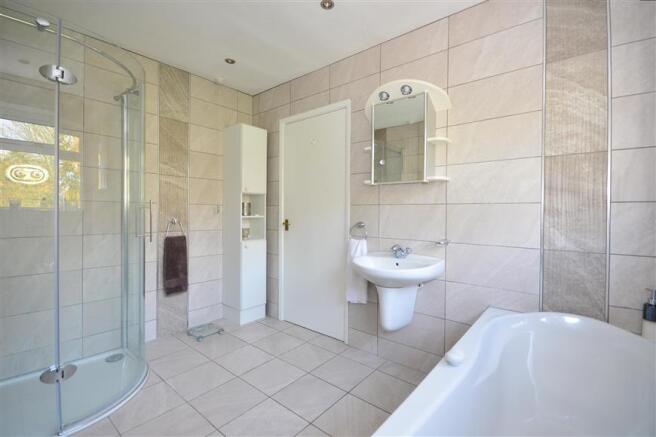 En-Suite Bathroom