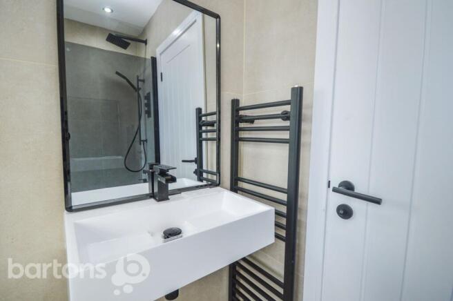 3 bed Semi-Detached for sale Image 12