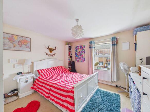 4 bed Detached for sale Image 10