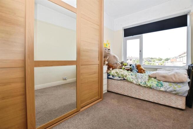 3 bed Terraced for sale Image 7