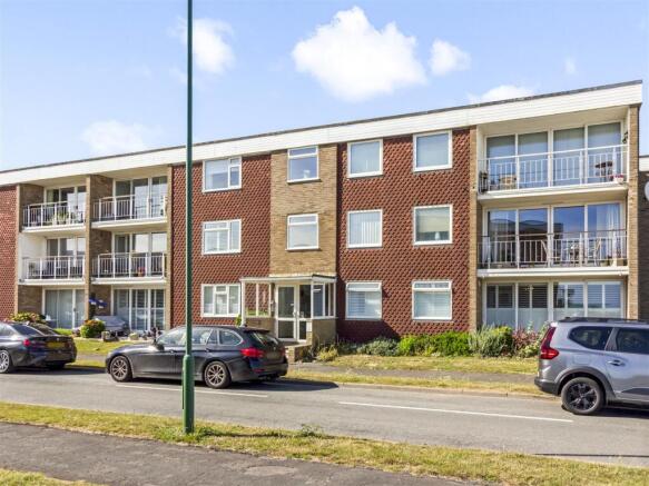 11 Norfolk Court-003.JPG
