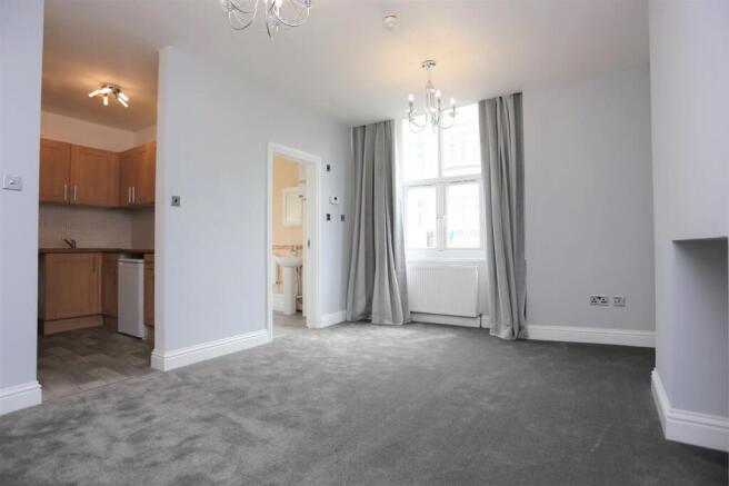 Flat 4, 13 Devonshire Place (10).JPG