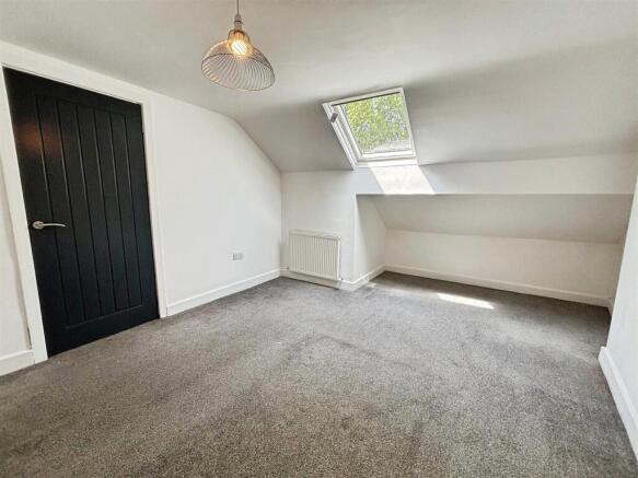 3 bed Terraced for sale Image 11
