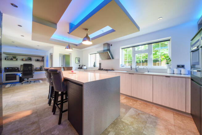 Kitchen/Breakfast Rm