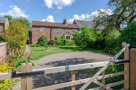Main Street, Tollerton,