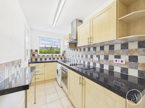 2 bed Apartment to rent Image 6