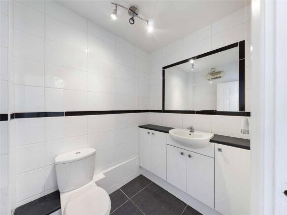 Moors Avenue, Cheltenham, Gloucestershire, GL51 photo 4