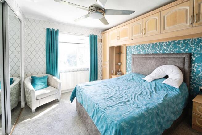 3 bed Terraced for sale Image 6