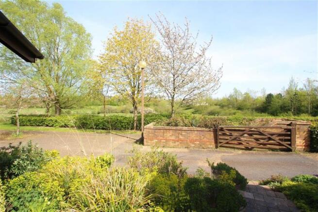 FRONT GARDEN + VIEW