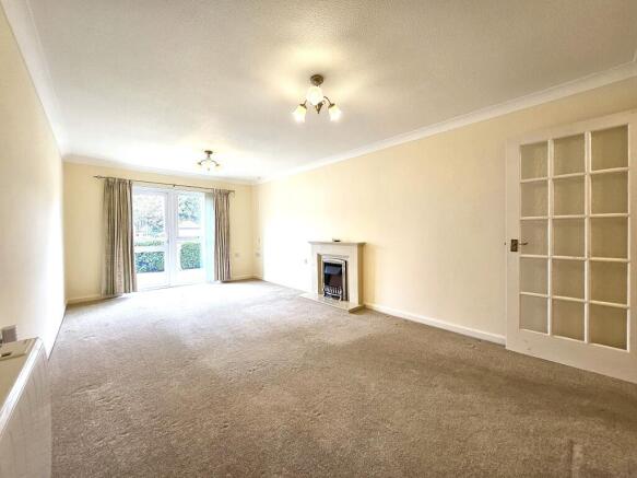 Sitting / dining room