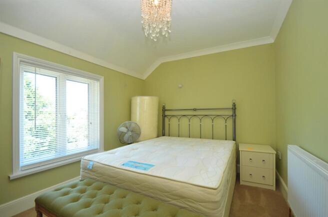 Bed2.jpg