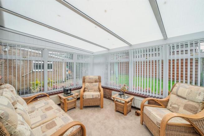 7 Chester Close-15.jpg