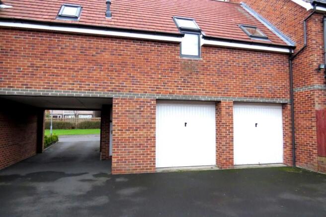 INTEGRAL SINGLE GARAGE