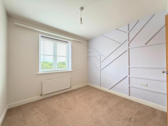 4 bed Semi-Detached for sale Image 8
