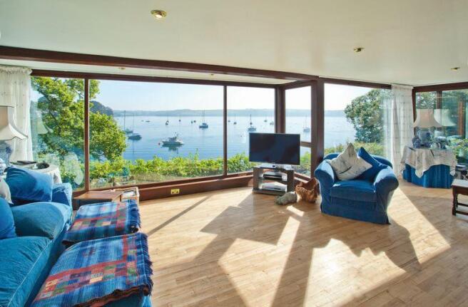 Spacious Lounge
