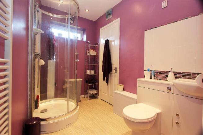 14Fallowfield-Shower1.jpg