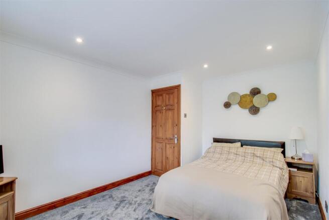2 bed Semi-Detached Bungalow for sale Image 6