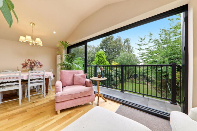 Tinshill Lane, Cookridge, Leeds, LS16 6DG photo 4