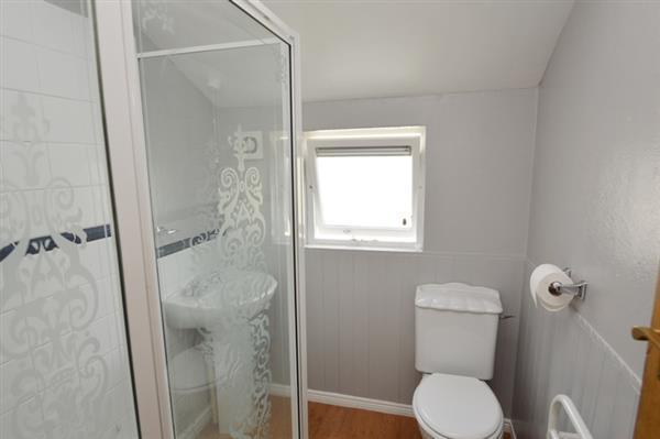 SHOWER ROOM/WC