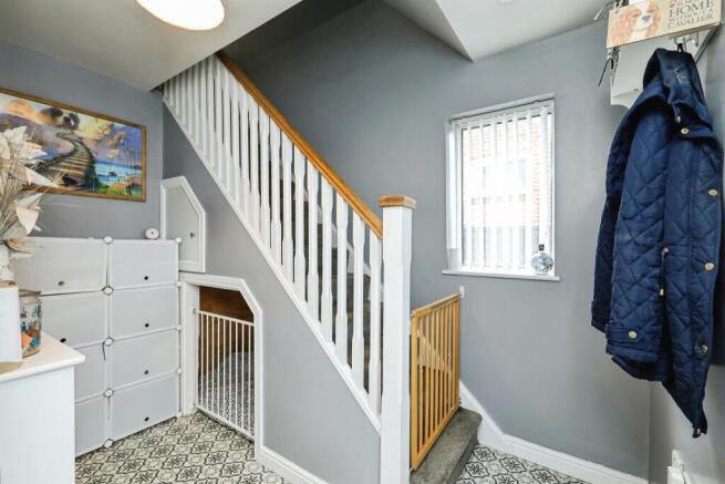 3 bed Semi-Detached for sale Image 6