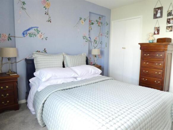 bed2pic2.JPG