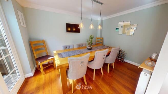 4 bed Detached for sale Image 8