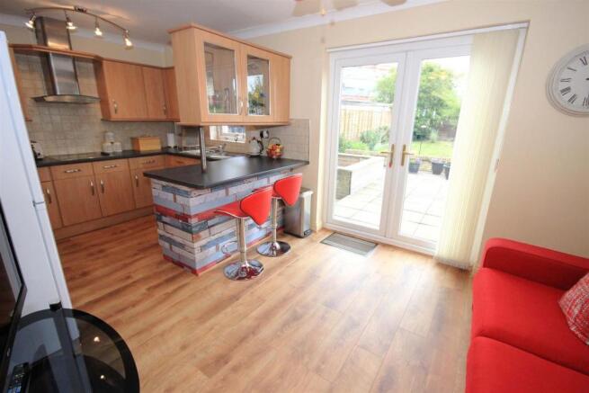 LIVING/ DINING/ KITC
