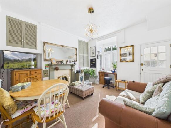 3 bed Semi-Detached for sale Image 4