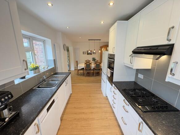 Newquay Avenue, Weeping Cross, Stafford, ST17 0EB photo 4