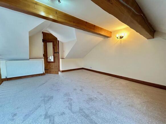 3 bed Semi-Detached for sale Image 12