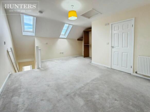 4 bed Town House to rent Image 10