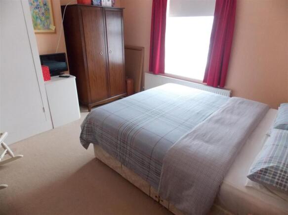 BEDROOM 2