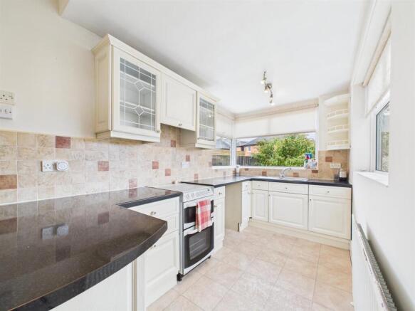 Kitchen 3.jpg