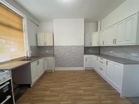 3 bed Terraced for sale Image 7